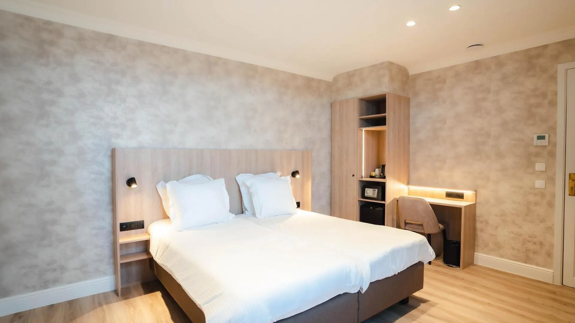 Golden Tree Hotel Brujas